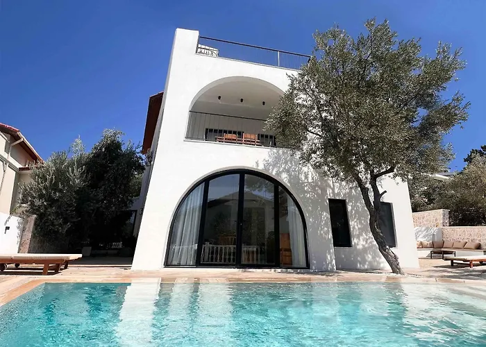 Traditional Kalkan With Private Pool And Gym Kaş